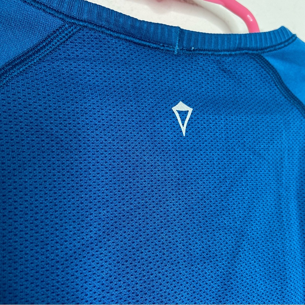 Ivivva Blue/Green Long Sleeve Active Top w/ Thumbholes Size 10 - Picture 7 of 7